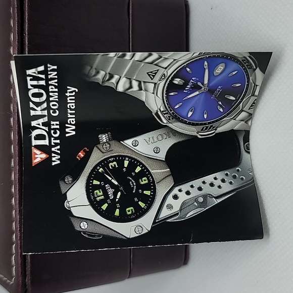 Vintage Dakota Watch Company Bangle Watch with Box - Picture 10 of 11